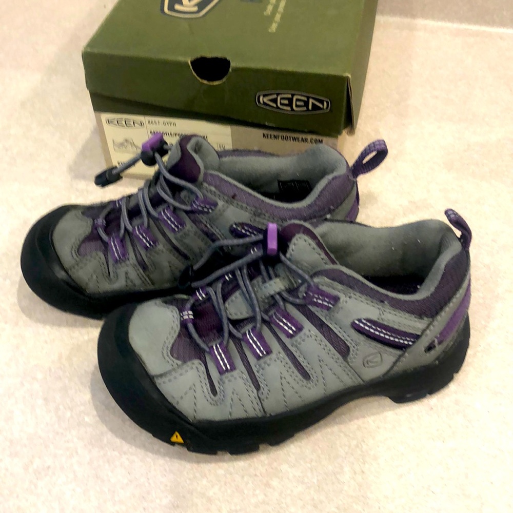 Keen Gargoyle Purple Heart shoes